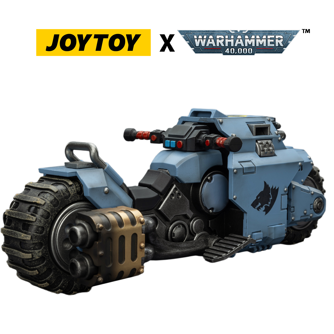 JOYTOY Warhammer 40,000 - Space Wolves, Raider-pattern Combat Bike with twin-linked bolt rifles (1/18 Scale) Preorder