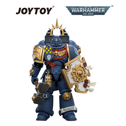 JOYTOY Warhammer 40,000 - Ultramarines, Captain with Jump Pack and Relic Shield (1/18 Scale) Preorder