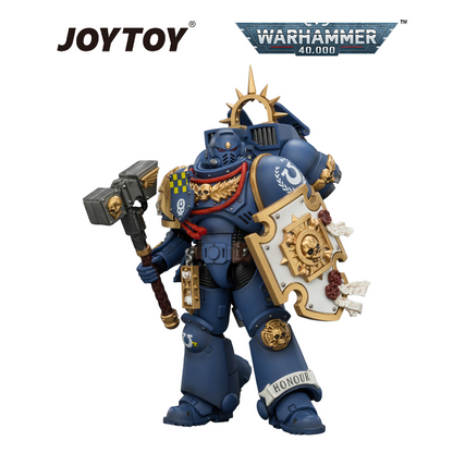JOYTOY Warhammer 40,000 - Ultramarines, Captain with Jump Pack and Relic Shield (1/18 Scale) Preorder
