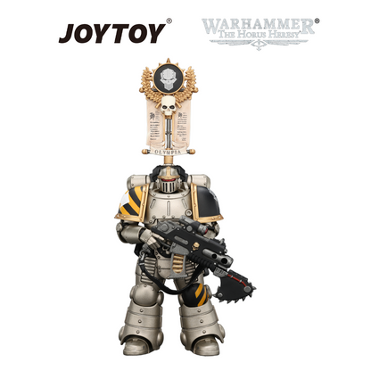 JOYTOY Warhammer The Horus Heresy - Iron Warriors, MkII Legionary 1 with Vexilla, Bolter and Bolt Pistol (1/18 Scale) Preorder