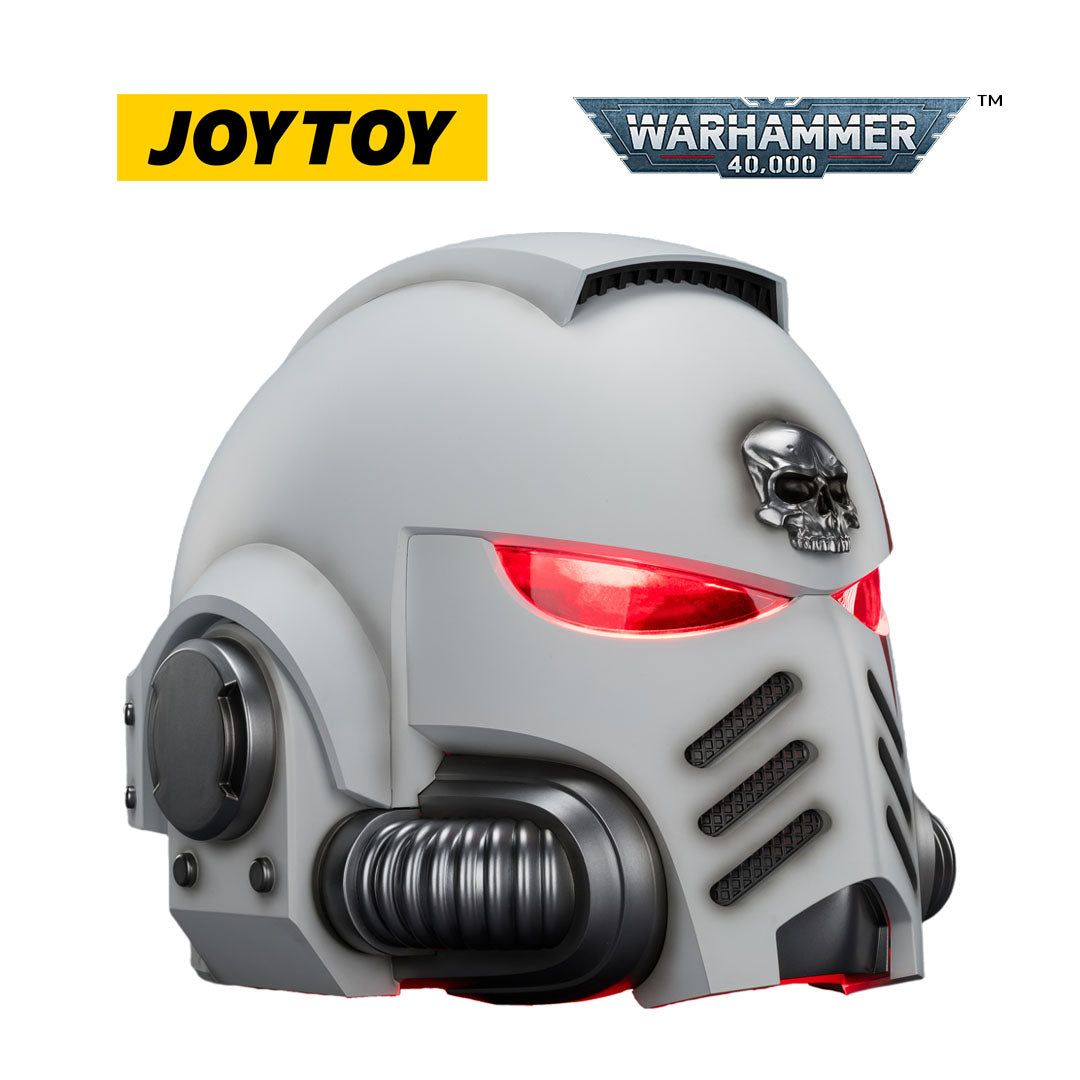 JOYTOY Warhammer 40,000: White Scars Mk X Helmet and Display Stand (1/1 Scale) Preorder