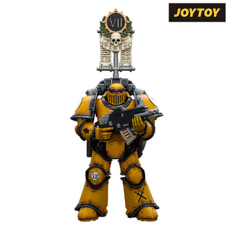 JoyToy Warhammer The Horus Heresy Action Figure - Imperial Fists, Legion MkIII Tactical Squad Legionary with Legion Vexilla (1/18 Scale)