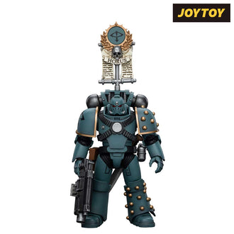 JoyToy Warhammer The Horus Heresy Action Figure - Sons of Horus, Legion MKIV Tactical Squad Legionary with Legion Vexilla (1/18 Scale)