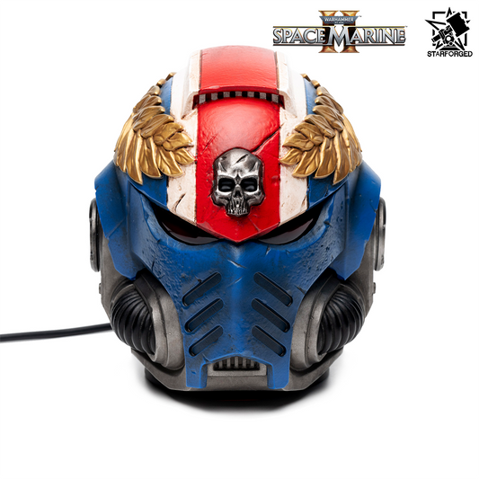 Starforged Warhammer 40,000: Space Marine 2 Ultramarines Titus' Helmet Night Light Lamp Preorder