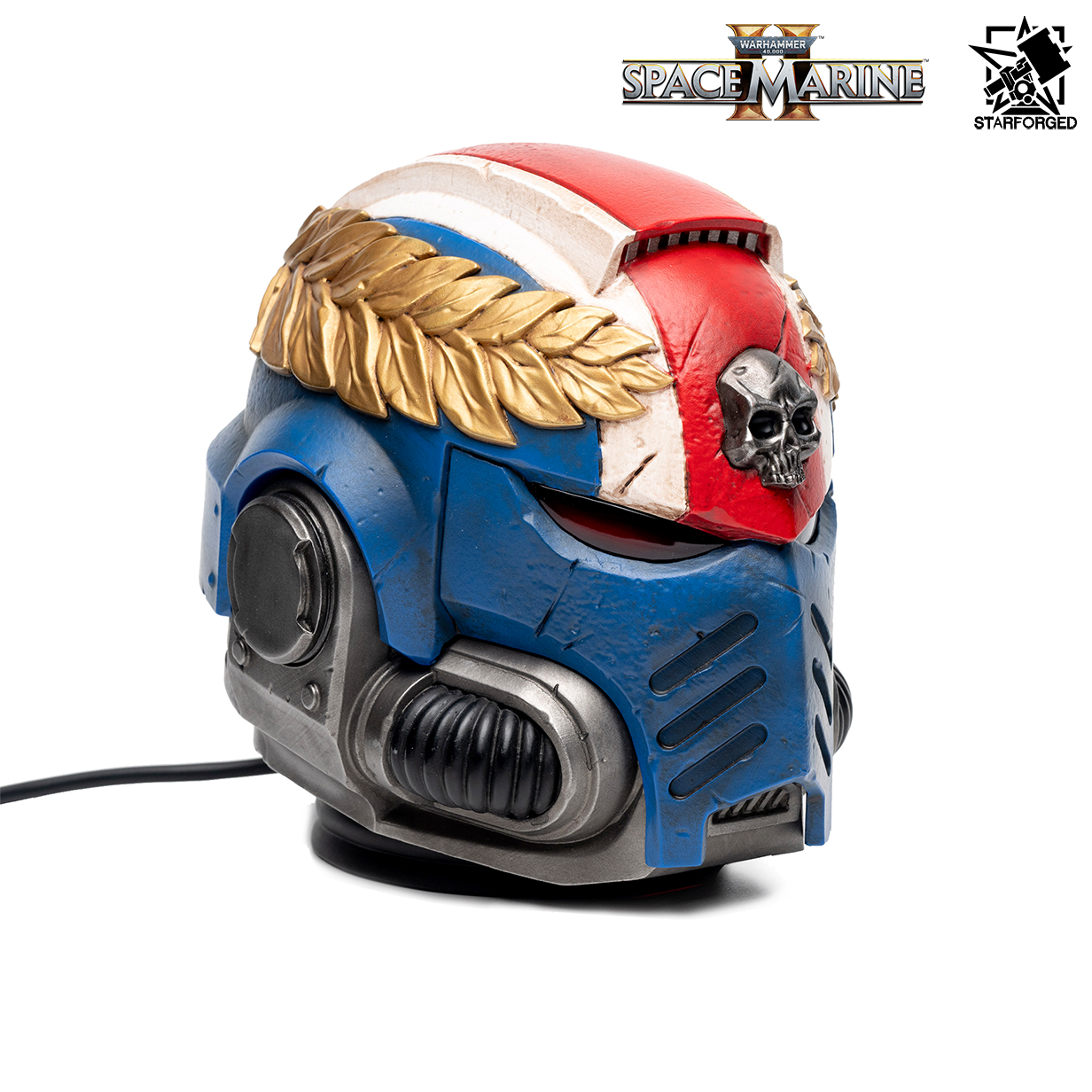 Starforged Warhammer 40,000: Space Marine 2 Ultramarines Titus' Helmet Night Light Lamp Preorder